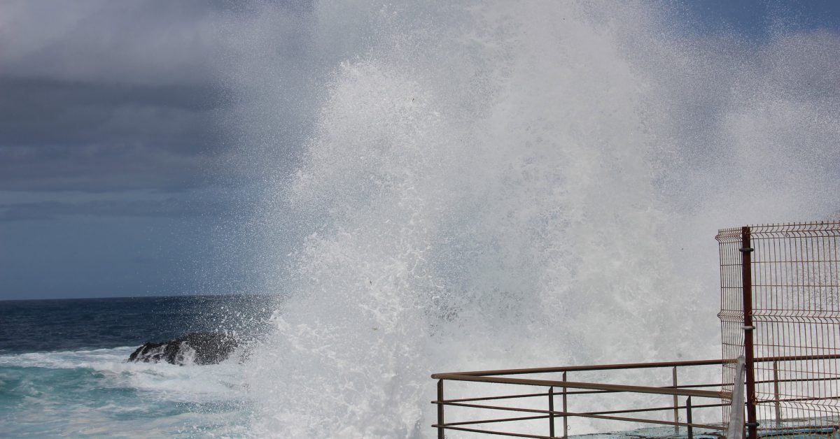 Becken gesperrt: Bestürzung und Kritik nach Wellen-Tragödie auf Teneriffa