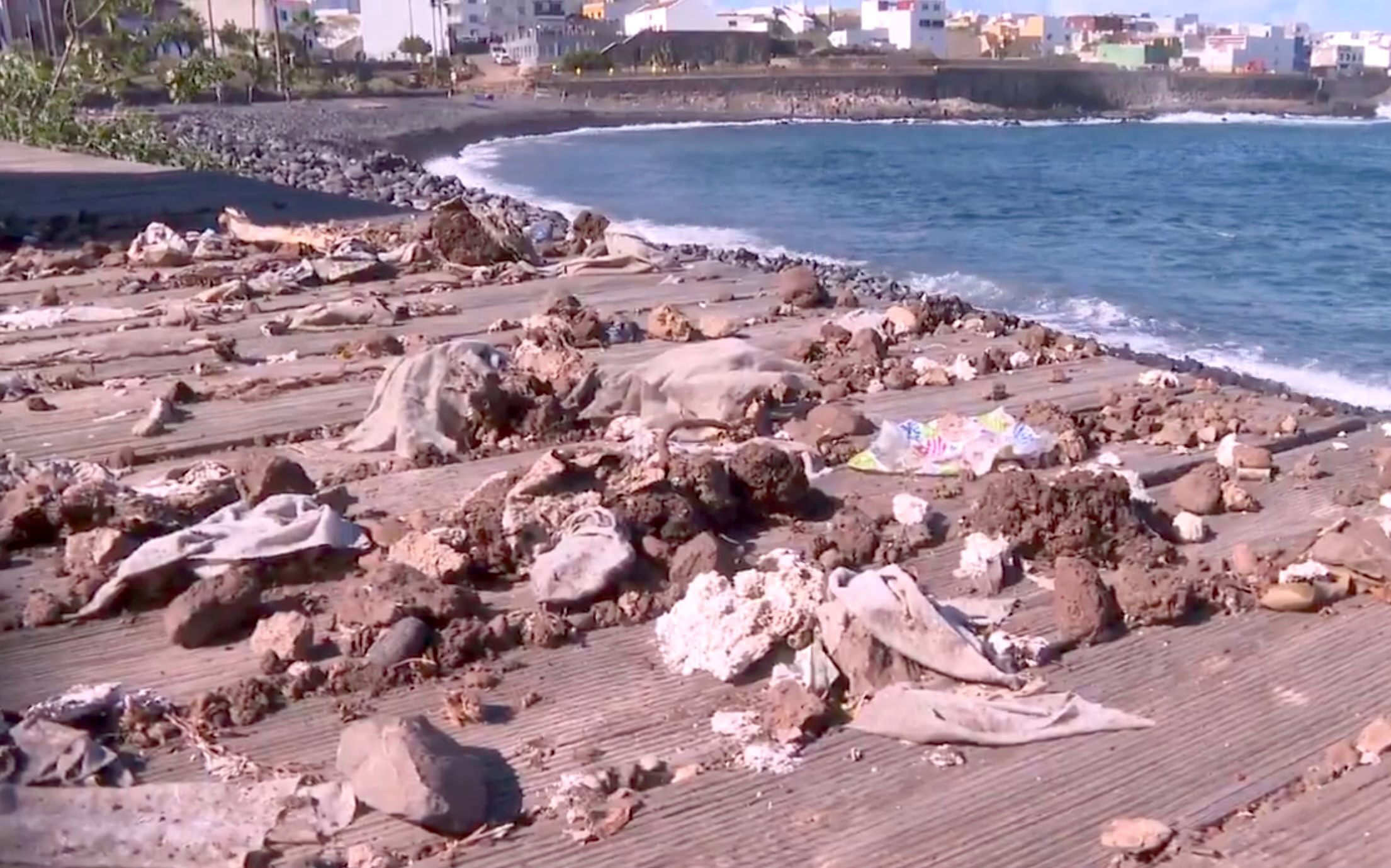 Tonnenweise Fäkalien und Toilettenpapier an Teneriffa-Stränden