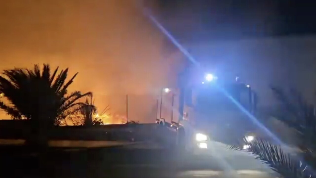 Großbrand auf Teneriffa ausgebrochen – Fotos und Videos