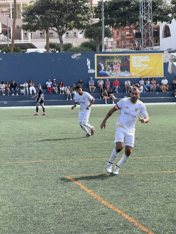 Kiko Ratón Teneriffa CD Puerto de la Cruz Spiel