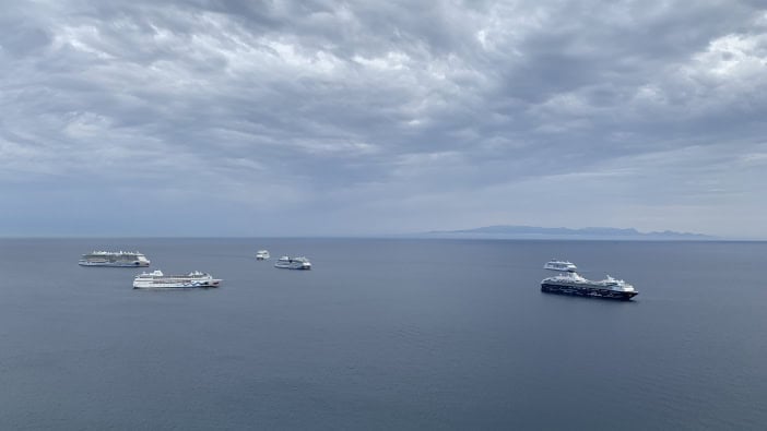 Kreuzfahrt-Schiffe vor Teneriffa Aida Mein Schiff Kanaren