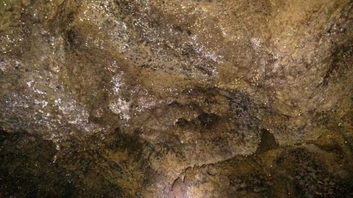 Lavahöhle Cueva del Viento Teneriffa Wassertropfen