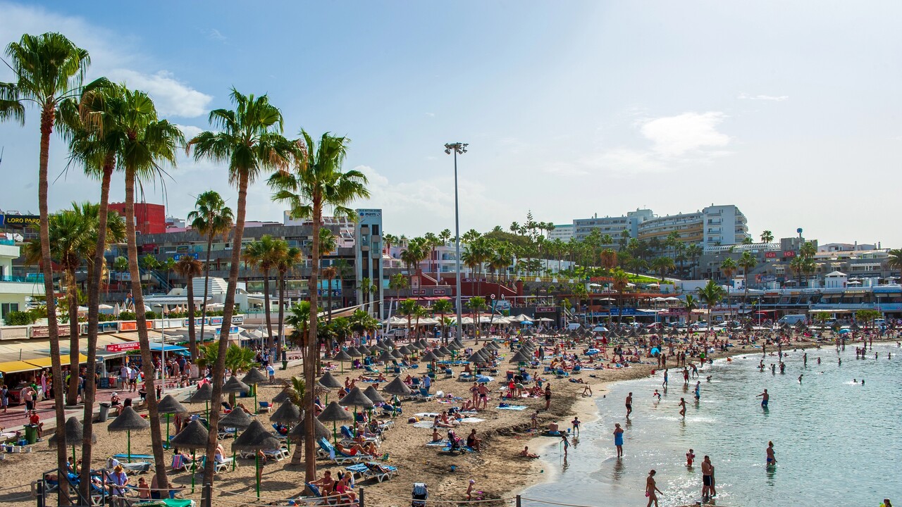 Teneriffa: Rentnerin (73) stürzt mit Elektro-Roller ins Meer