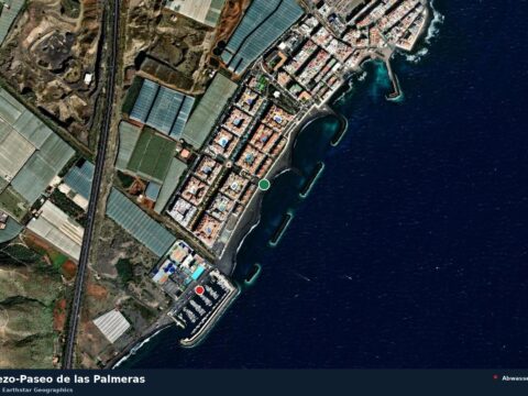Satellitenbild der Playa del Cabezo-Paseo de las Palmeras in Güímar, dazu die Lage der nächsten Abwassereinleitung in 443 Metern.