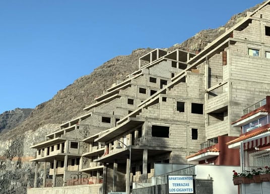 Nur 2% geschafft: Kanaren-Politik versagt beim Wohnungsbau komplett