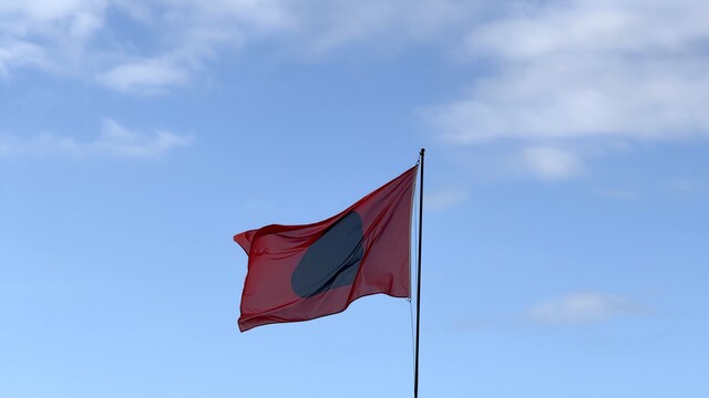 Rote Fahne Flagge Kanaren Abwasser