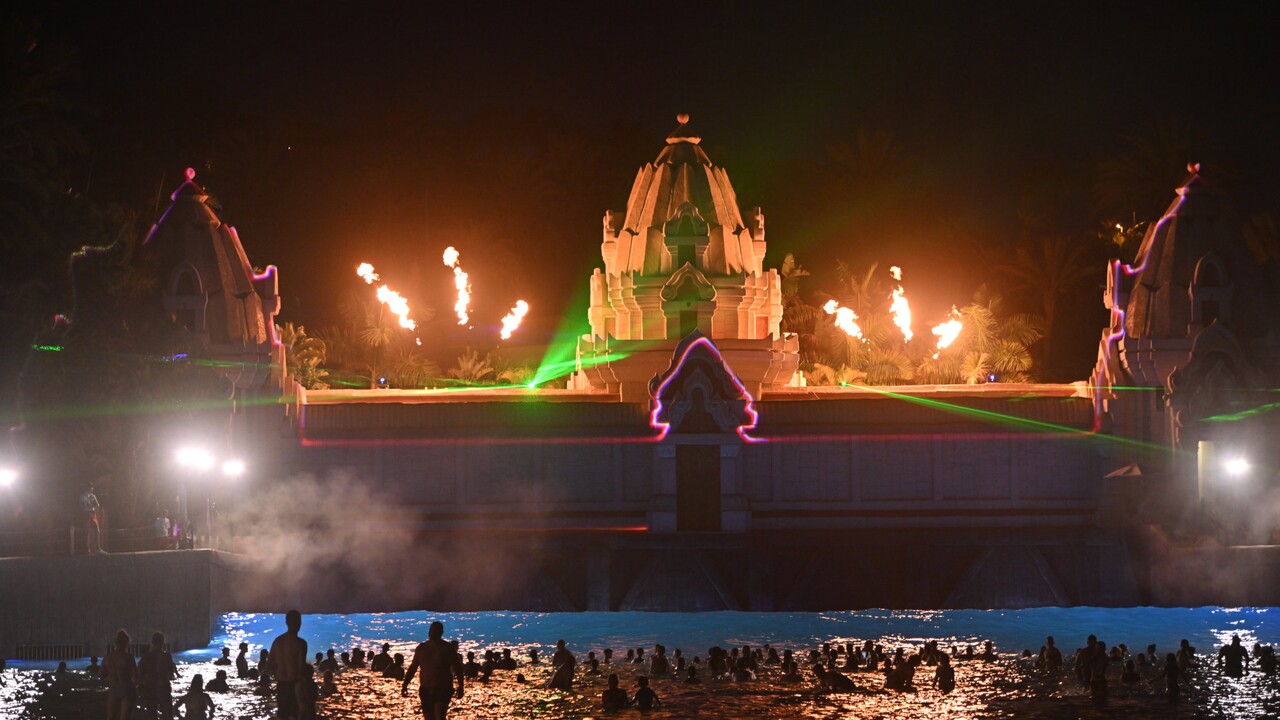 4000 Besucher eröffnen „Siam Park Night“-Saison auf Teneriffa – alle Termine