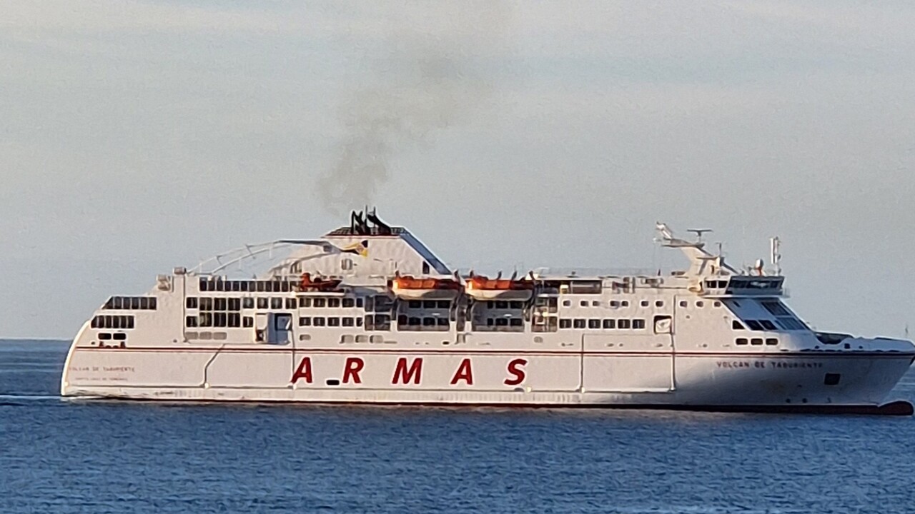 Kanaren-Fähre: Armas stockt Flotte auf – und nervt Anwohner auf Teneriffa