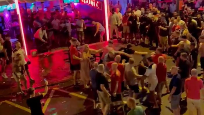 Teneriffa Prügelei Schlägerei England Wales Fans Costa Adeje Kanaren WM