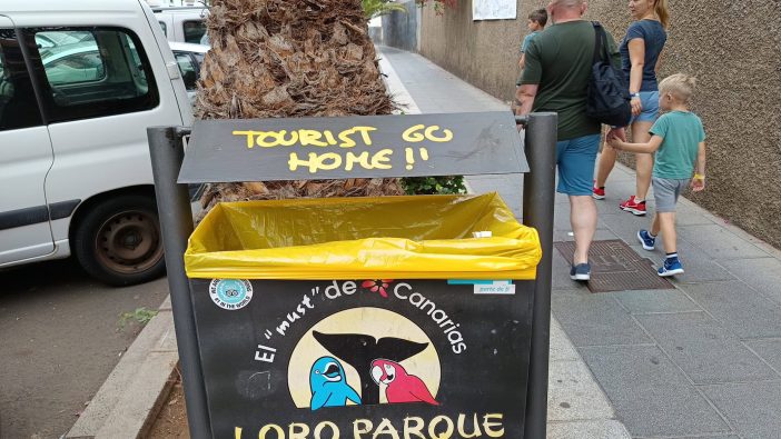Touristenfeindlichkeit Kanaren Puerto de la Cruz Teneriffa Avenida Betancourt