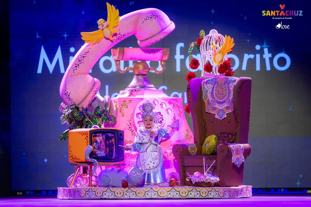 Gala zur Wahl der Kinderkönigin beim Karneval in Santa Cruz