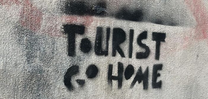 Tourists go home Kanaren Teneriffa