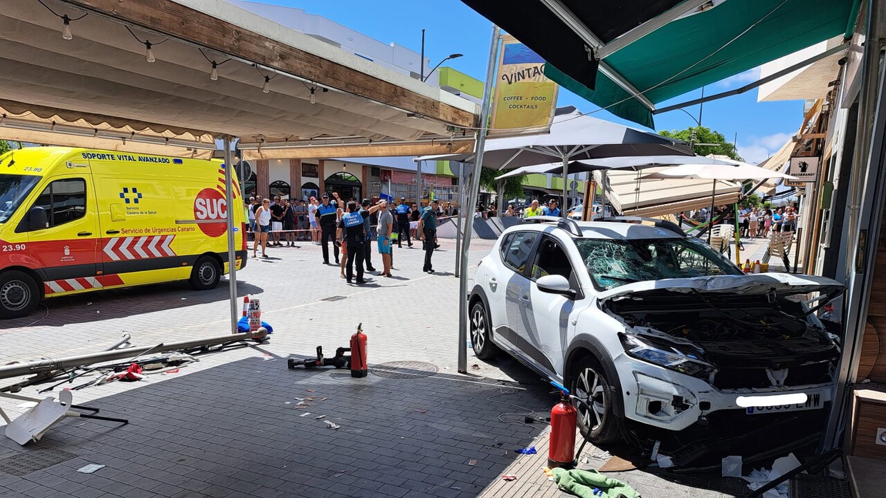 Auto rast in vollbesetzte Bar: So entstand der schwere Unfall auf Fuerteventura