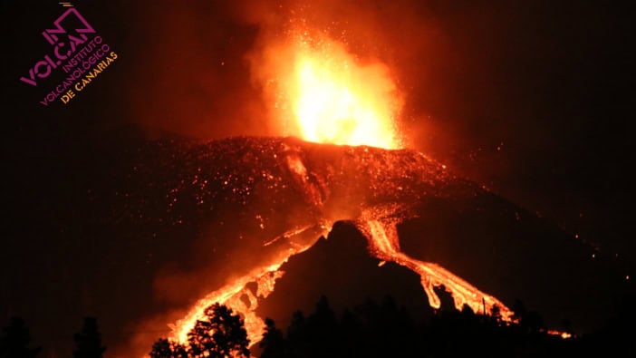 Vulkanausbruch La Palma Hauptkrater verstopft Lavasee Nordflanke Involcan