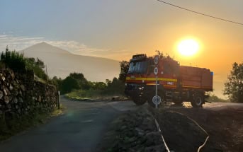 Waldbrand Teneriffa Feuerwehr Sonnenaufgang