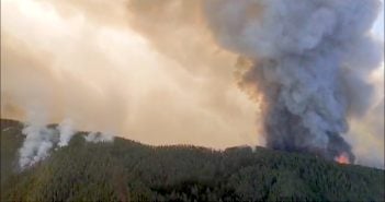 Waldbrand Teneriffa Flammen Rauch 08-2023