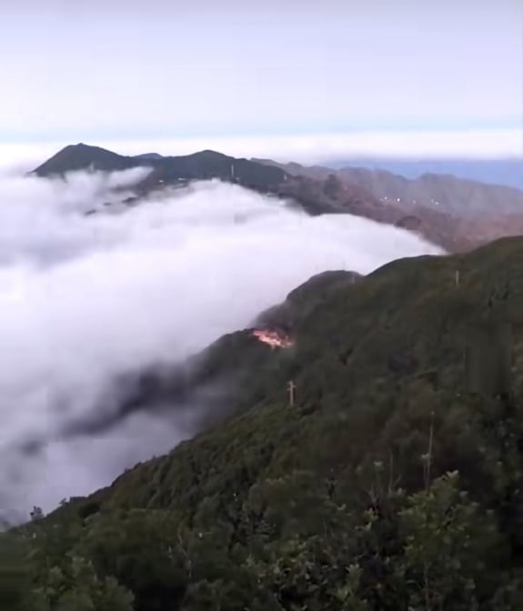 Wolkenwasserfall La Palma
